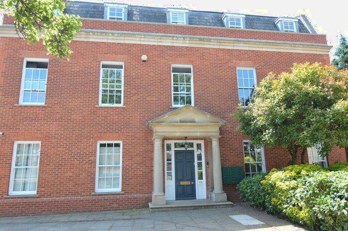 1 Bedroom Flat To Rent In Broad Street, Wokingham, RG40