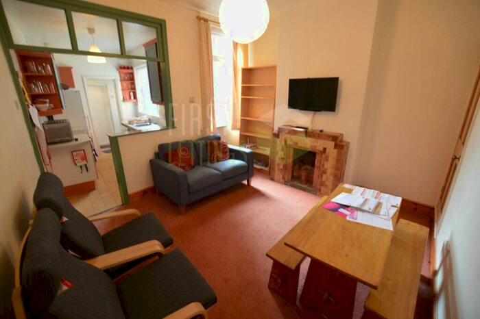 3 Bedroom Terraced House To Rent In Lorne Road, Clarendon Park, LE2