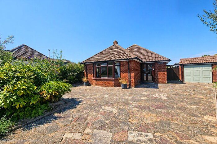 2 Bedroom Detached Bungalow For Sale In Pilgrims Way, Hill Head, PO14
