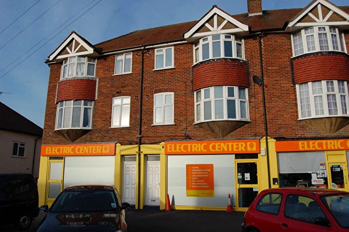 2 Bedroom Flat To Rent In Eastworth Road, Chertsey, KT16