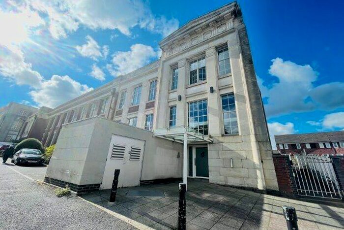 2 Bedroom Flat To Rent In Forman House, Nottingham, NG5