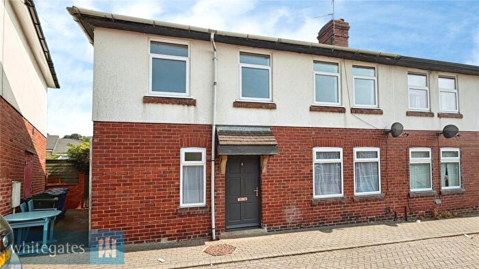 4 Bedroom Semi-Detached House To Rent In Kingwell Crescent, Ward Green, Barnsley, S70