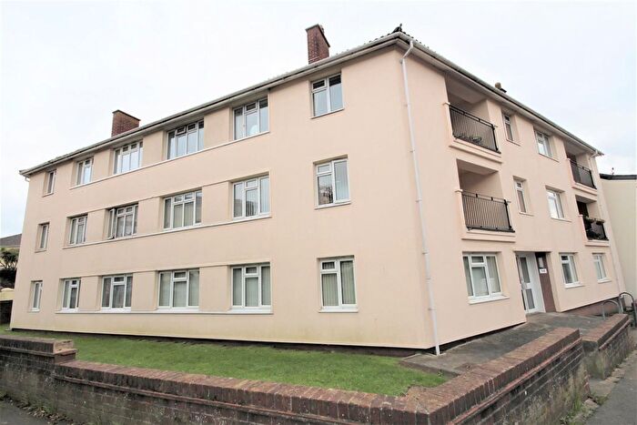 2 Bedroom Flat To Rent In Warbro Road, Torquay, TQ1