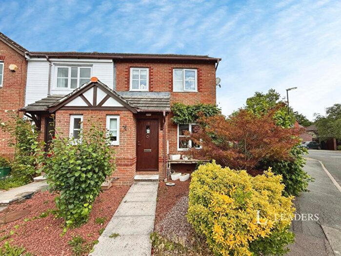 3 Bedroom House To Rent In Wren Close, Burgess Hill, RH15