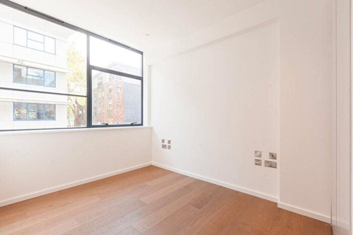 2 Bedroom Flat To Rent In Long Street, Shoreditch, London, E2