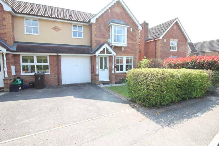 3 Bedroom Semi-Detached House To Rent In Warbler Drive, Lower Earley, RG6