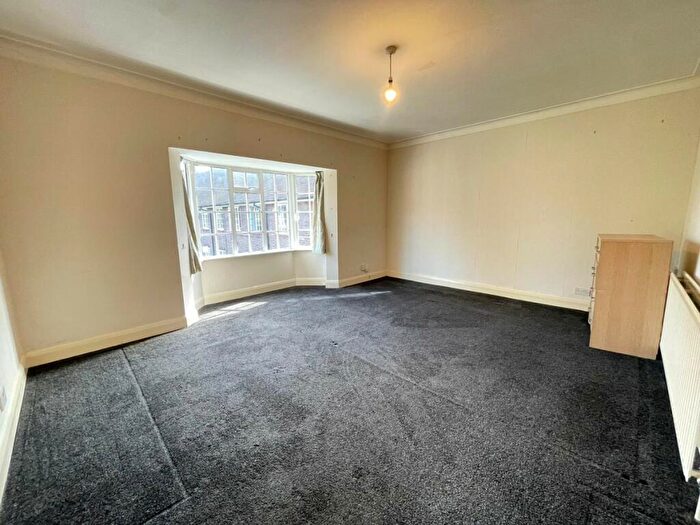 3 Bedroom Apartment To Rent In Chandos Court, Southgate, N14