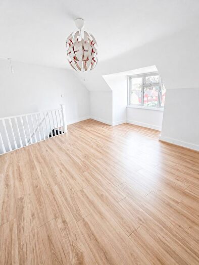 3 Bedroom Maisonette To Rent In Waddon Park Avenue, Croydon, CR0