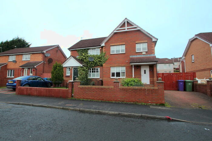 3 Bedroom Semi-Detached House To Rent In Forresthall Drive, Barnhill, G21