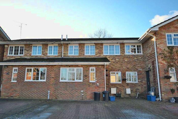 3 Bedroom Terraced House To Rent In London Road, Loughton, Milton Keynes, Buckinghamshire, MK5