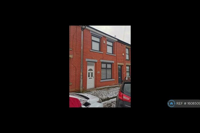3 Bedroom Terraced House To Rent In Henry Whalley Street, Blackburn, BB2