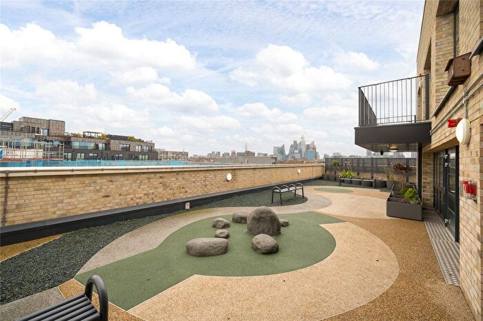 2 Bedroom Flat For Sale In Witan Street, London, E2