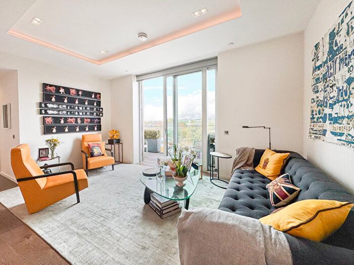 3 Bedroom Flat To Rent In Lillie Square, Columbia Gardens, London, SW6