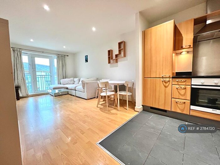 1 Bedroom Flat To Rent In Morton Close, London, E1