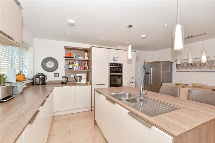 3 Bedroom Detached House For Sale In Pixie Way, New Romney, Kent, TN28