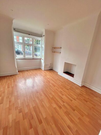 3 Bedroom Property To Rent In Elm Road, New Malden, KT3