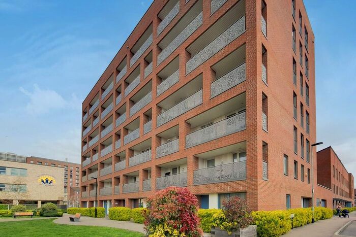 3 Bedroom Maisonette To Rent In Hastings Road, Canning Town, London, E16