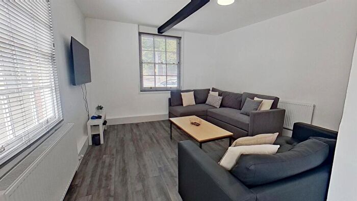 7 Bedroom Town House For Sale In Mansfield Road, Nottingham, Nottinghamshire, NG1