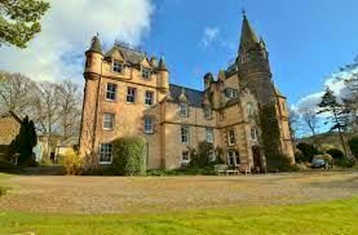 3 Bedroom Flat To Rent In Cloan Drive, Auchterarder, PH3