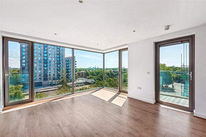 2 Bedroom Apartment For Sale In Waterside Way, London, N17