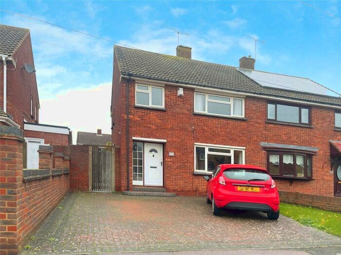 3 Bedroom House To Rent In Northfleet, Gravesend, Kent, DA11