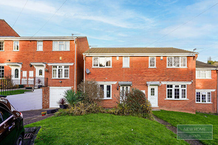 3 Bedroom Semi Detached House For Sale In Dellwood Close, Carlton, Nottingham, NG4
