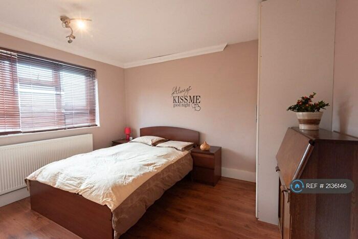 3 Bedroom Flat To Rent In Anerley Road, London, SE20