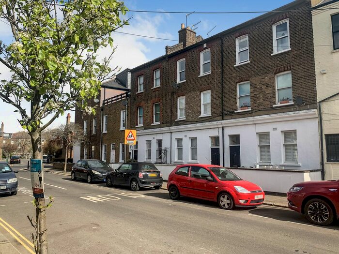 2 Bedroom Flat To Rent In Beethoven Street, London, W10