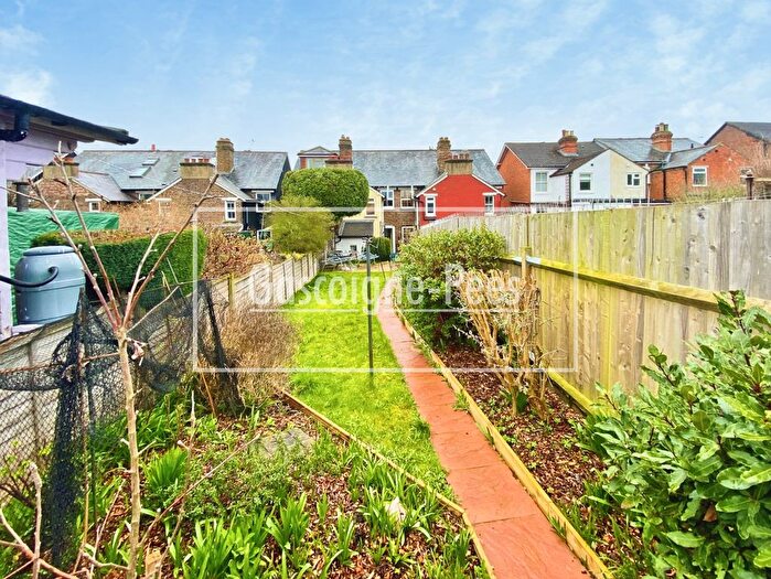 2 Bedroom Terraced House To Rent In Ludlow Road, Guildford, GU2