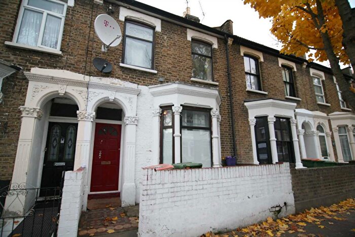 4 Bedroom Terraced House To Rent In Henderson Road, Forest Gate, E7
