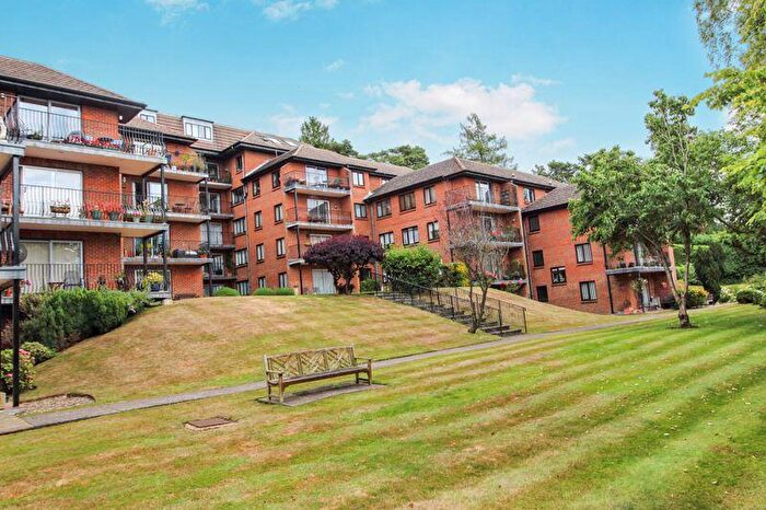 1 Bedroom Flat To Rent In Landscape Road, Warlingham, CR6