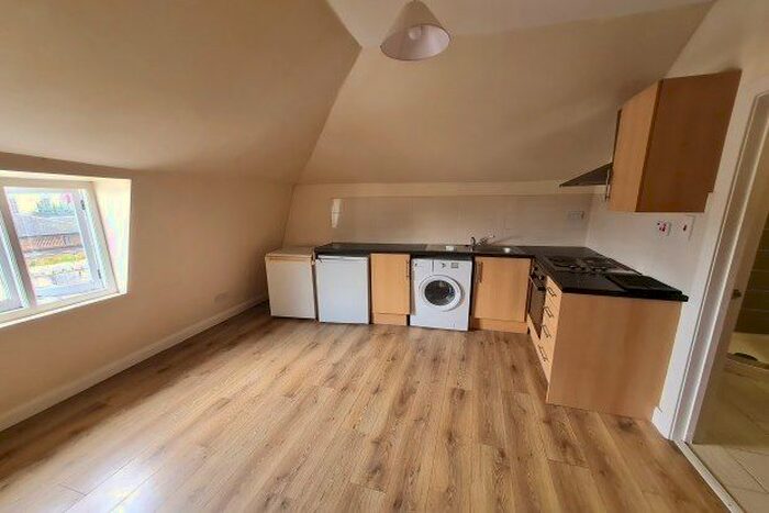 Studio To Rent In Gabriels Hill, Maidstone, ME15