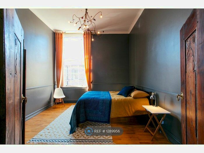 2 Bedroom Flat To Rent In Royal Herbert Pavillions, London SE18