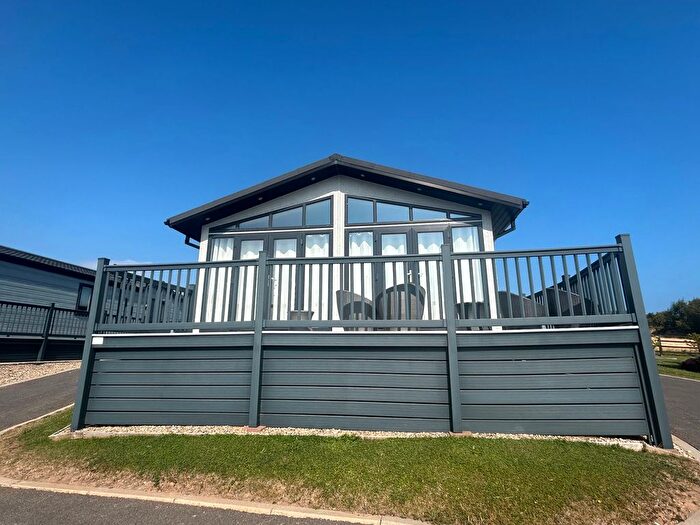 3 Bedroom Mobile/park Home For Sale In Evergreen Park, Blackhall Colliery, Hartlepool, TS27