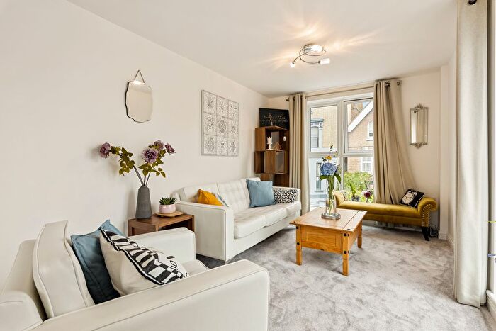 2 Bedroom Flat To Rent In Suffolk Road, South Norwood, SE25