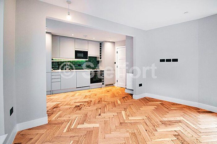 1 Bedroom Apartment To Rent In Crownage Close, London, E7