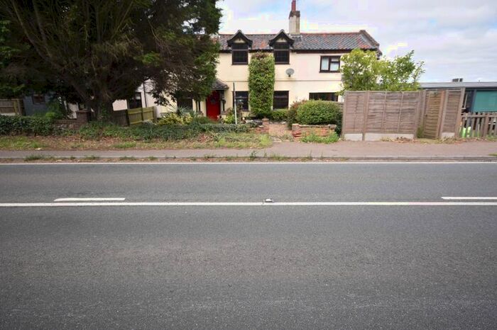 2 Bedroom Cottage For Sale In Stone Hill, Rackheath, Norwich, NR13