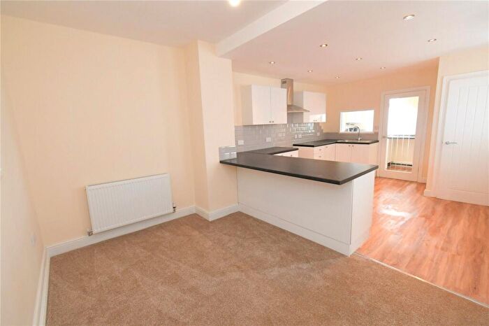 2 Bedroom Flat To Rent In South Parade, West Kirby, Wirral, CH48