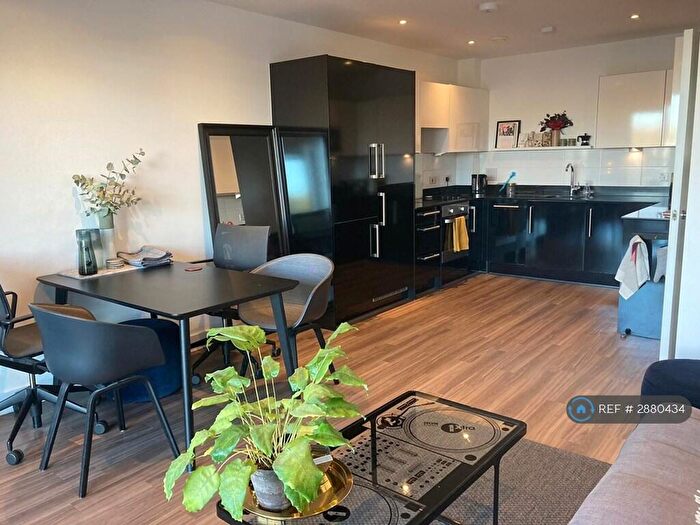 2 Bedroom Flat To Rent In Spa Road, London, SE16