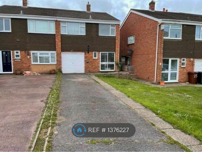 3 Bedroom Semi-Detached House To Rent In Fernhurst Crescent, Tunbridge Wells, TN4