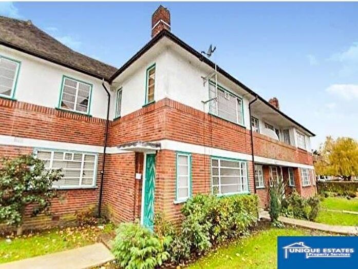 2 Bedroom Flat To Rent In Denison Close, London, N2