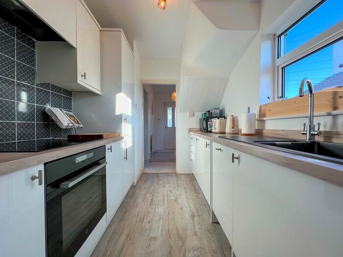 3 Bedroom Semi-Detached House To Rent In First Avenue, West Molesey, KT8