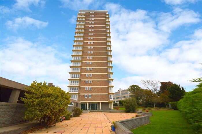 2 Bedroom Flat For Sale In Citadel Road, Plymouth, Devon, PL1