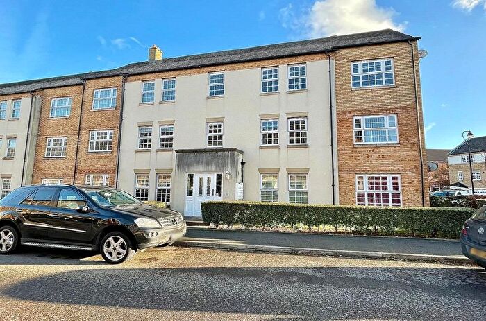 2 Bedroom Flat To Rent In Finney Drive, Grange Park, NN4