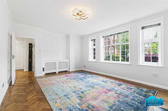 2 Bedroom Apartment To Rent In The Green, Winchmore Hill, London, N21