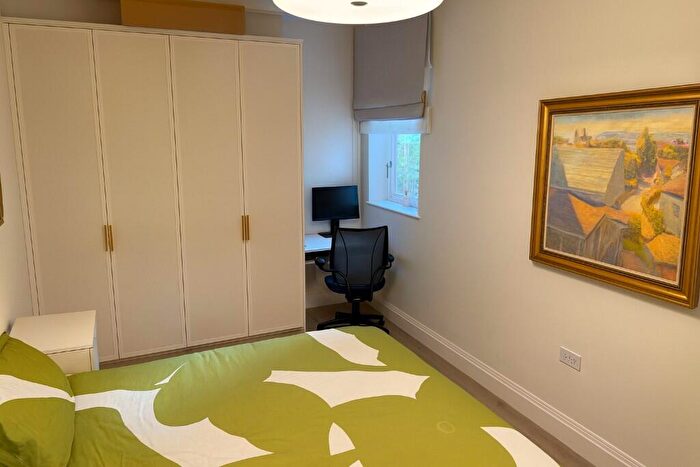 2 Bedroom Flat To Rent In Canfield Gardens, London, NW6