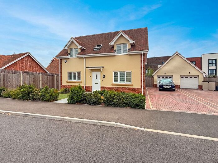 3 Bedroom Detached House For Sale In Coulson Gardens, Braintree, CM7