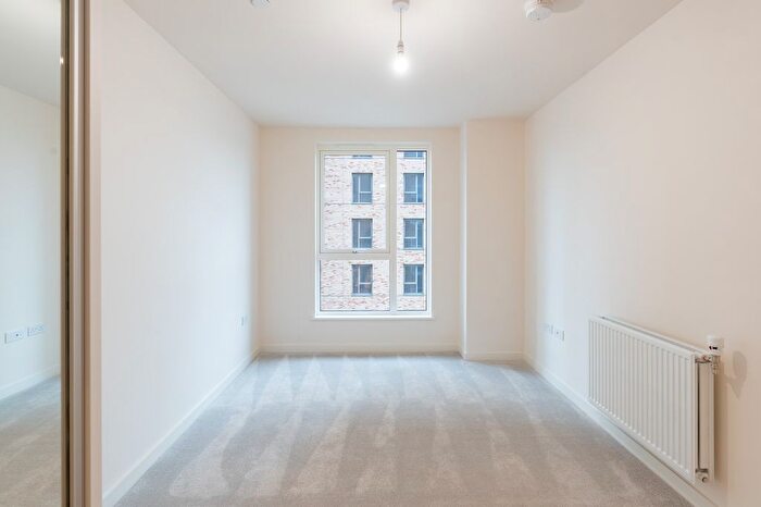 2 Bedroom Flat To Rent In Eastman Road, Harrow, HA1