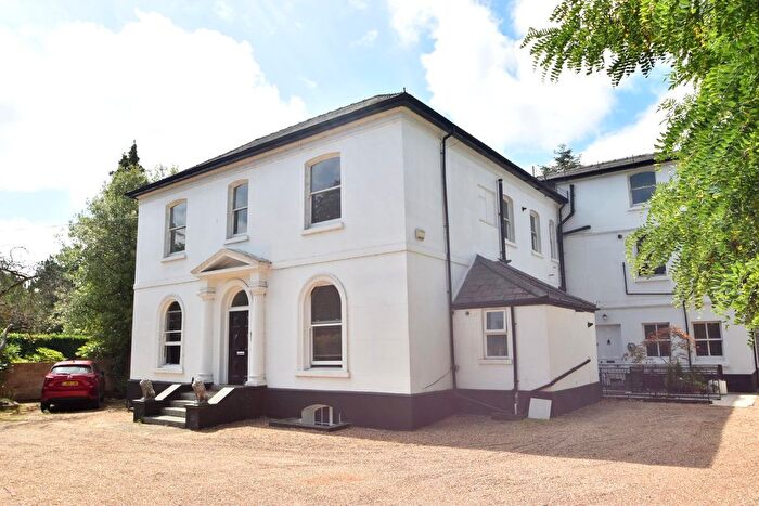2 Bedroom Flat For Sale In Woburn Hill, Addlestone, KT15