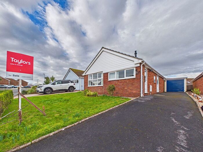 2 Bedroom Bungalow For Sale In Bidwell Brook Drive, Paignton, TQ4